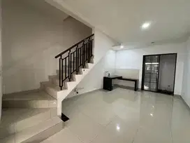 Dijual Rumah Green Lake City, 4x12, East Asia, Cipondoh Tangerang