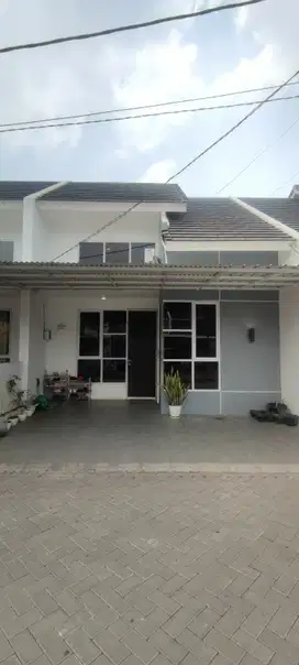 JUAL CEPAT RUMAH SIAP HUNI DI PERUMAHAN ARYANA KARAWACI TANGERANG