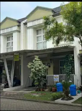 DIJUAL RUMAH 2 LANTAI THE SAVIA BSD NUSALOKA LUAS 90 m2 TANGERANG