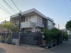 JUAL RUMAH BAGUS 2 LANTAI SIAP HUNI DI CIDENG JAKARTA BARAT