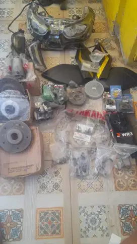 Jual borongan Aksesoris dan spareoart motor X-Max copotan original