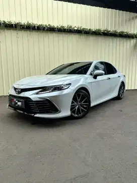 TOYOTA CAMRY V 2.5 FACELIFT 
2022 LOW KILOMETER