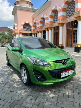 Mazda 2 R matic (bisa tt dibawahnya)