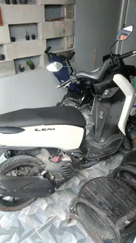 jual motor yamaha lexi tahun 2020