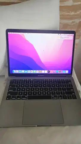 Jual Macbook Pro 2017 mulus 512 8gb RAM