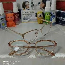 Frame Kacamata Wanita untuk Pengguna Minus dan Plus