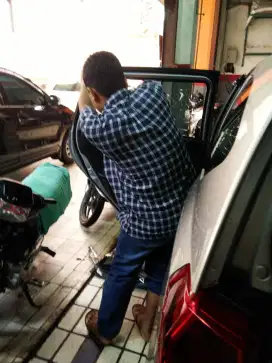 Kaca film mobil dan gedung