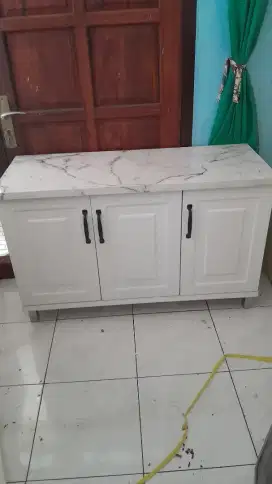 Lemari Putih Alas motif Marmer