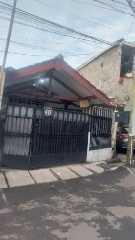 KONTRAKAN RADIO DALAM