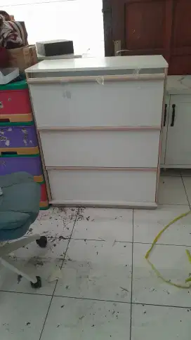 Lemari Baju anak