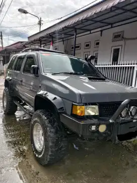 Mobil Nissan Terrano Spirit S2 2005