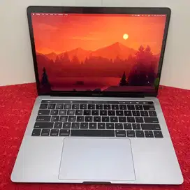 Macbook Pro 13 inch, 2019 CTO Four Thunderblot 3 ports