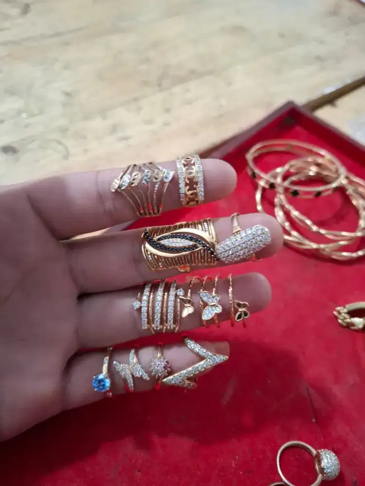 Terima jual beli emas dan berlian