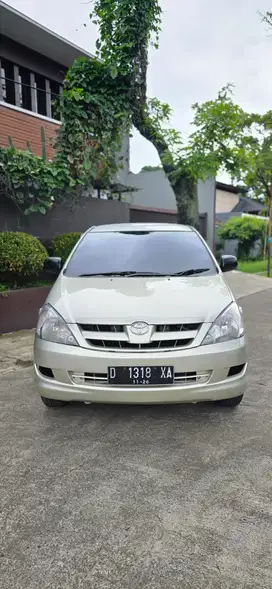 Toyota Kijang Innova 2006 Bensin
