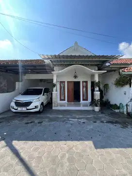 RUMAH ASRI TERAWAT ADEM VIEW SAWAH DI MAGUWOHARJO DEPOK SLEMAN