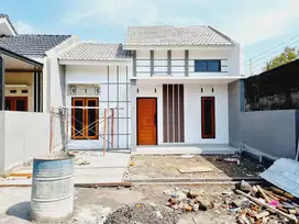 Rumah Cantik 1,5 Lantai Mezanine Gedongan Colomadu