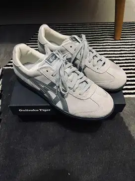 Sepatu Onitsuka tiger