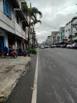 Disewakan  Ruko jalan Sutomo