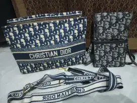 Dijual cepat sepaket Tas Christian D