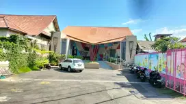 Sewakan Bangunan 2 lt , tanah 10 are  jl.Utama by pass Prof IB Mantra