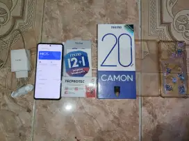 Hp  Tecno camon 20pro 4G kondisi sesuai di foto berpakaian pribadi