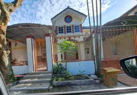 Disewakan rumah luas banyak kamar di citra raya
