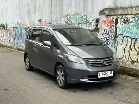 Honda Freed PSD 2010 AT siap gas pajak panjang banget