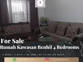 DIjual Rumah 2 Lantai Bagus Semi Furnished SHM di Bendungan Hilir