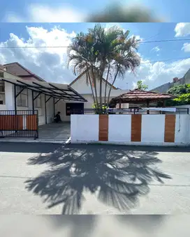 Rumah Besar Lokasi Di Timur Kraton Jogja dekat ke MALIOBORO