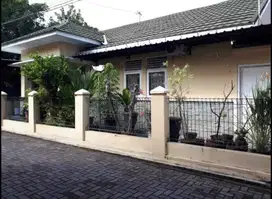 DIJUAL RUMAH DI KOMPLEK PERUMAHAN