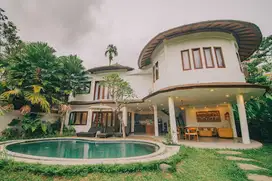 Dijual Villa Modern 3 Kamar Tidur, View Hutan di Kenderan, Tegallalang
