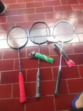 Raket badminton  yonex dan RS