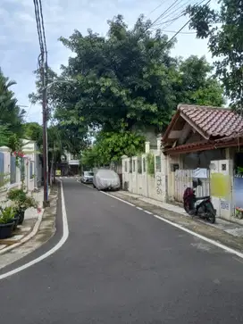 Rumah Lama dengan Luas tanah 328m2 cempaka putih
