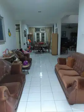 DIJUAL RUMAH 2 LANTAI BEBAS BANJIR DI CLUSTER TENGAH KOTA WISATA!