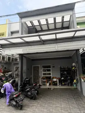 Dijual rumah 2 lantai puri beta 2 deket halte busway siap huni