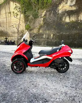 PIAGGIO MP3 250 RST AT 2011 BERGARANSI