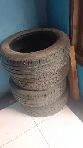 Ban bekas Bridgestone