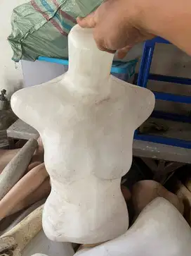Patung Setengah Badan Cewek