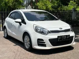 Kia RIO 1.4 MT original cantik banget hatcback