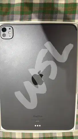 iPad Pro 11 inch (M4) 2024 second like new