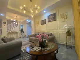 Dijual rumah FULL FURNISH 3 lantai NEGO SAMPE JADI