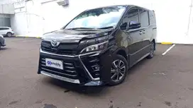 Pajak Panjang TDP 17JT Toyota Voxy 2.0 Bensin-AT 2020 Hitam