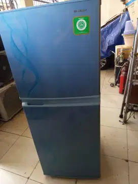 Kulkas sharp 2 pintu tipe sj 237