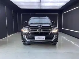 TOYOTA LAND CRUISER VXR 200 4.5 V8 DIESEL AT HITAM 4X4 ATPM