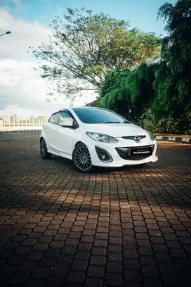 MAZDA 2 R HB 1.5 L AT [2013]