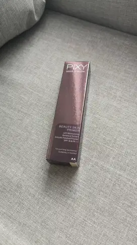 PIXY MAKE IT GLOW BEAUTY SKIN PRIMER