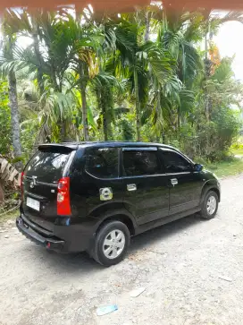 Avanza G 1.3 matic thn 2011