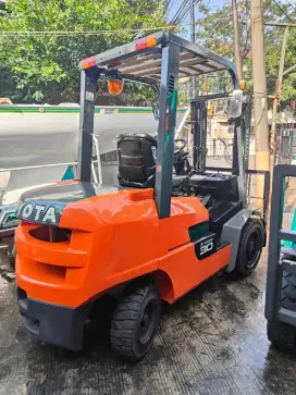 Forklift Toyota 3 Ton,Matic,3 Meter,Mesin 1DZ-II,FDZN30,Tahun 2020