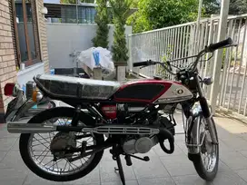 Suzuki T125 TWIN th 1972
