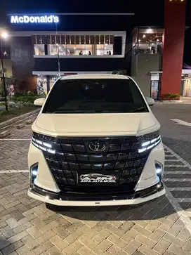 Toyota Alphard Hybrid modelista 2025 nego